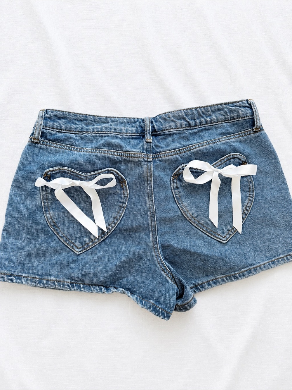 2000s Ashley Mason Y2K Micro Mini Denim Heart Pocket Ribbon Shorts Size 9/29